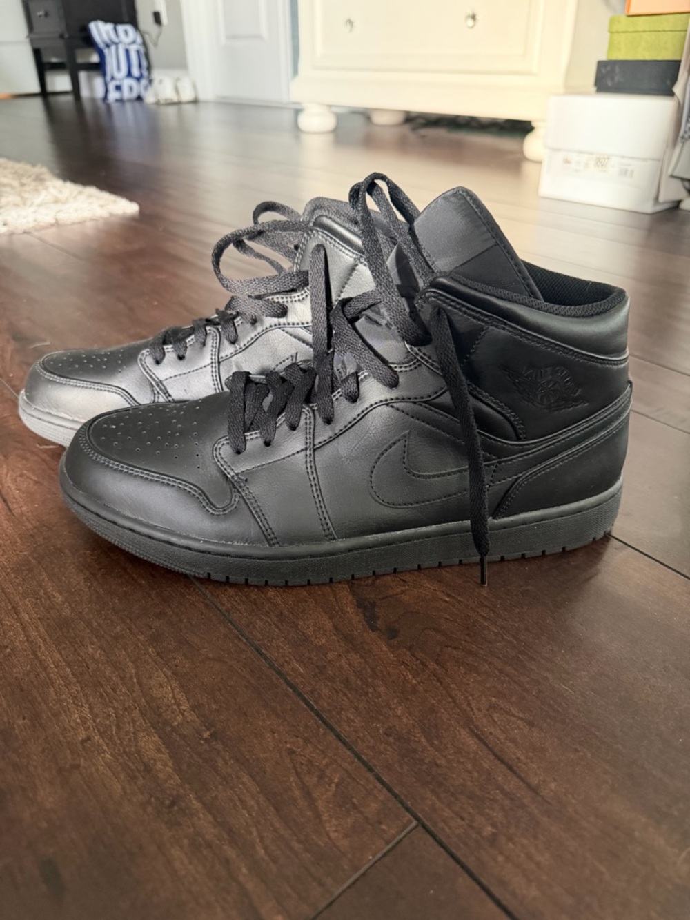 Air Jordan 1 Mid - Triple Black